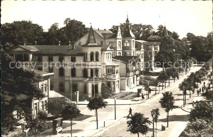 Zinnowitz Ostseebad Usedom Strasse zum Strand mit Ferienheim