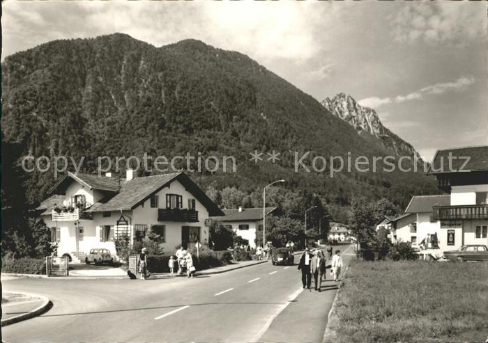 Piding Bahnhofstrasse mit Hochstaufen