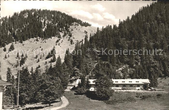 Spitzingsee Jubilaeumshuette mit Rauhkopf