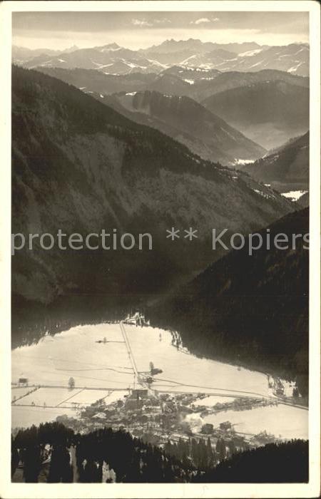 Wendelstein Berg mit Bayrischzell und Zillertaler Alpen