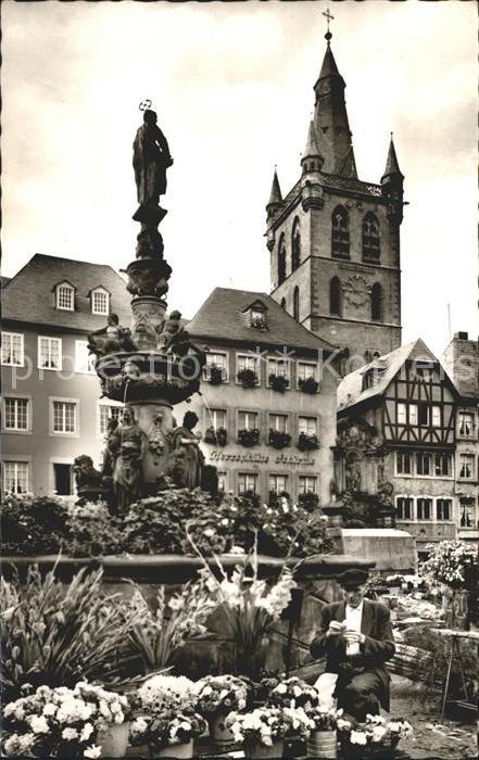 TRIER  CITY Petrus-Marktbrunnen mit St. Gangolph