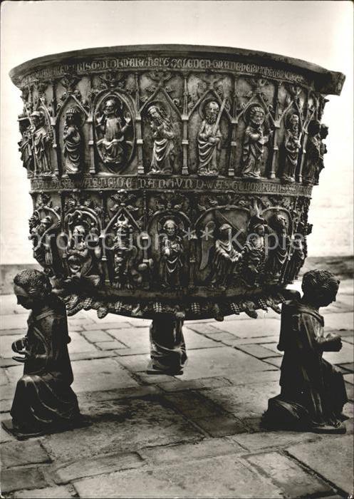 LueBECK CITY Marienkirche Taufbecken