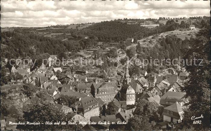 Monschau Montjoie NRW Blick auf die Stadt Mitte Rotes Haus und Evangelische Kirc