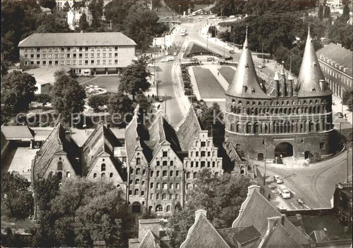 LueBECK  CITY Holstentor und Salzspeicher
