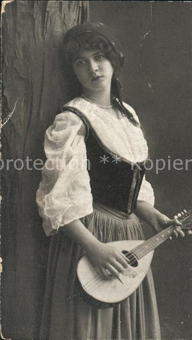 Mandoline Maedchen Tracht Mignon