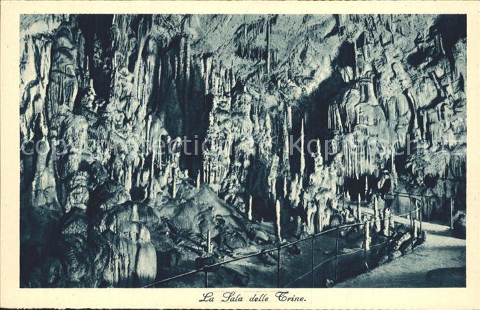 Hoehlen Caves Grottes Sala delle Trine Postumia