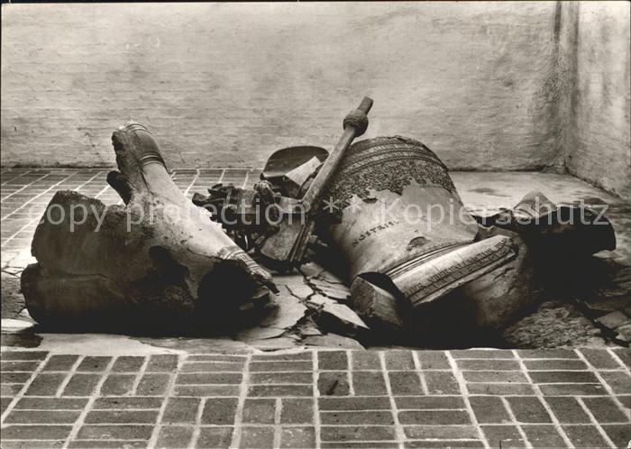 Kirchenglocke Churchbell Cloche Eglise Luebeck Marienkirche Zerstoerte Glocken