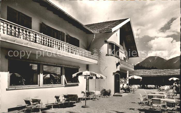 GARMISCH-PARTENKIRCHEN Bayern Berggasthof Almhuette Panorama Terrasse
