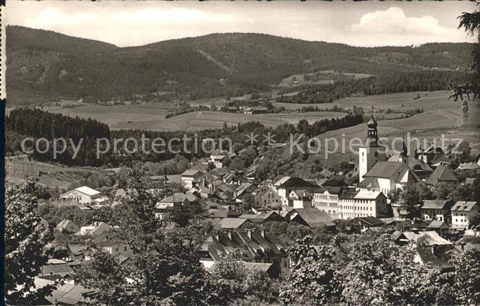 Regen Teilansicht Kirche