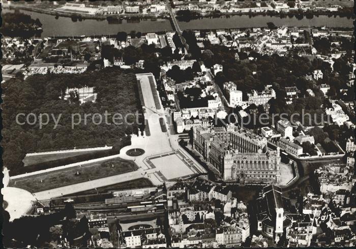 Saint-Germain-en-Laye Chateau Esplanade et la Seine