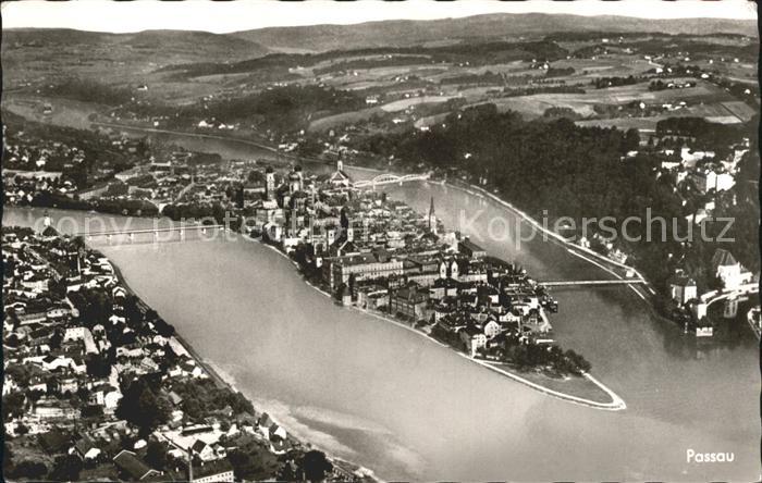 PAssAU Bayern Zusammenfluss von Donau Inn und Ilz Fliegeraufnahme