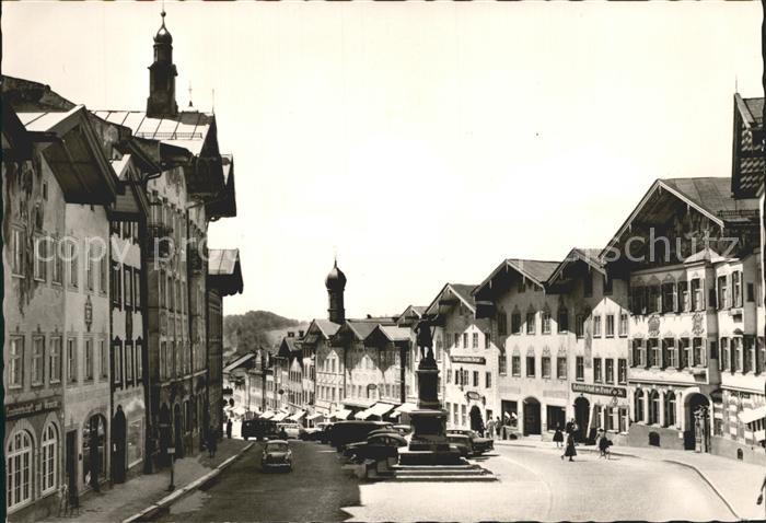 Bad Toelz Historische Marktstrasse mit Winzerer Denkmal