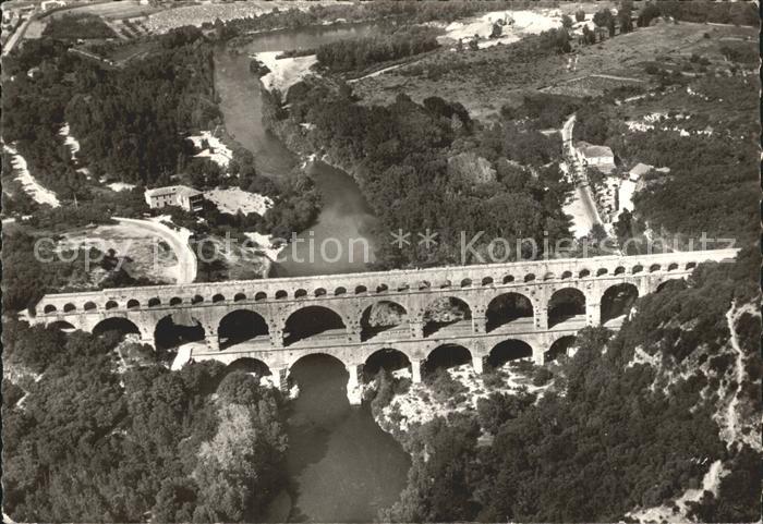 Vers-Pont-du-Gard Le Pont du Gard Aqueduc romain Vue aeri