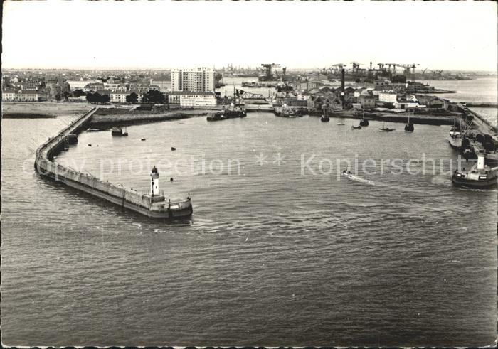 Saint-Nazaire Loire-Atlantique Le Port et le Building