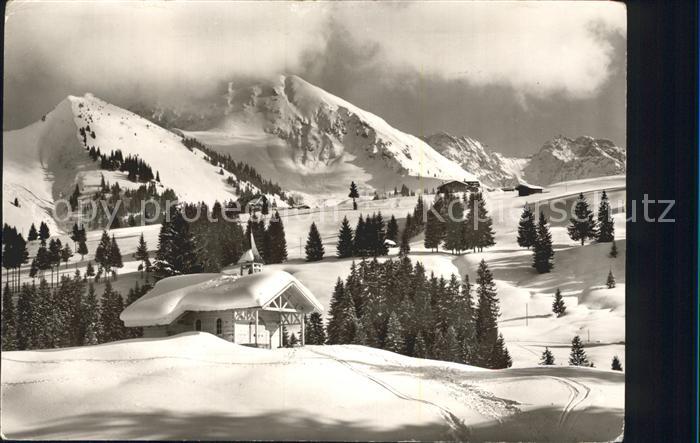 Hirschegg Kleinwalsertal Vorarlberg Kapelle mit Kuhgehrenspitze und Schafalpenko