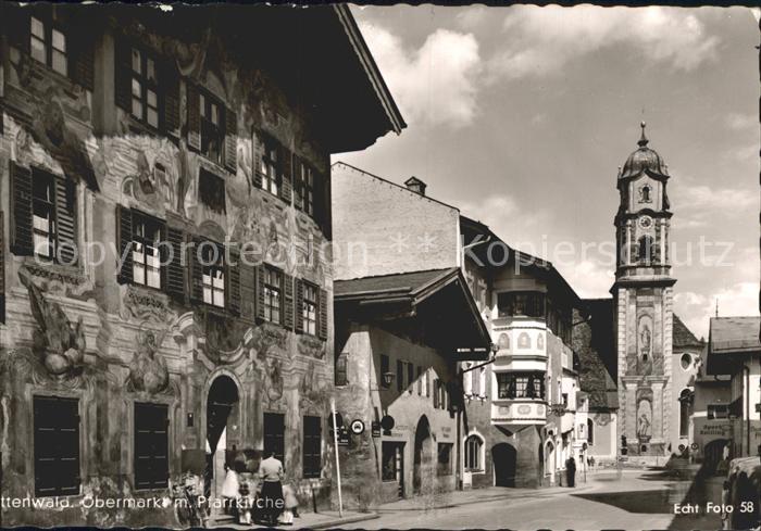 Mittenwald Karwendel Tirol Obermarkt mit Pfarrkirche