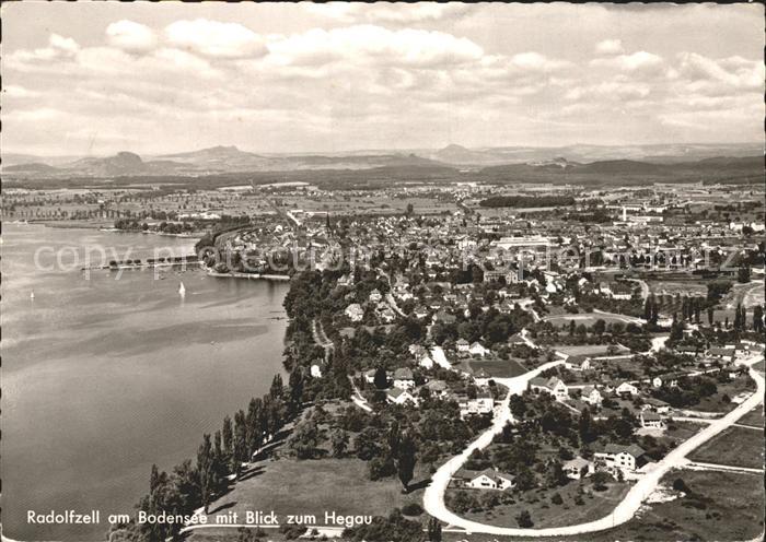 Radolfzell Bodensee mit Blick zum Hegau Fliegeraufnahme