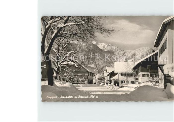 Lenggries Bahnhofstrasse mit Brauneck im Winter