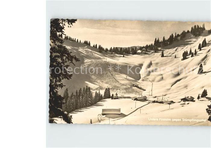 Schliersee Untere Firstalm gegen Stuempflingsattel Winterpanorama