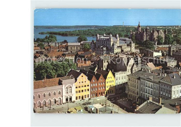 Schwerin Mecklenburg Blick zum Schloss