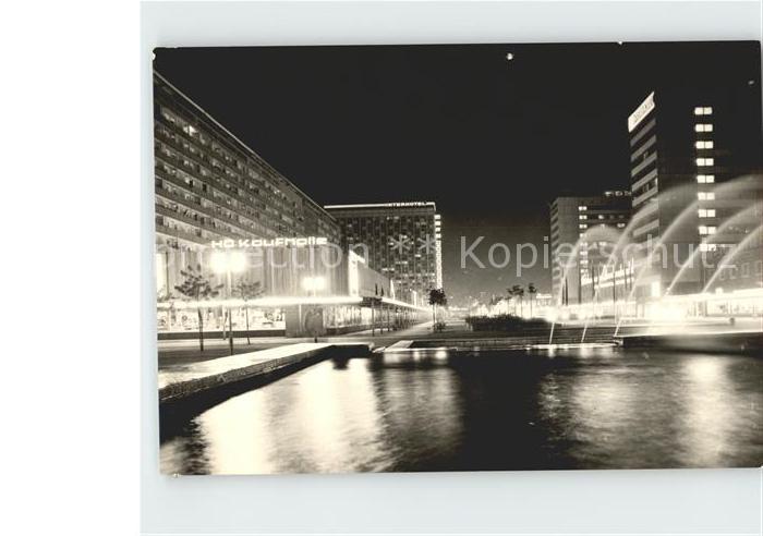 DRESDEN Elbe Prager Strasse bei Nacht Wasserspiele