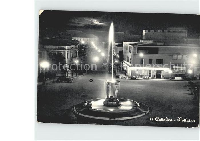 Cattolica Rimini Notturno Springbrunnen Nachtaufnahme