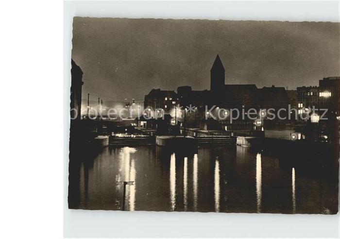 Alt Berlin Muehlendammschleuse am Abend