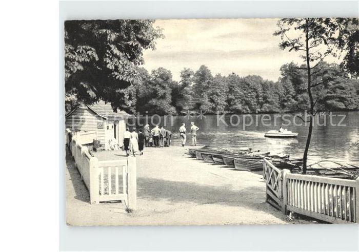 Bad Nauheim Grosser Teich mit Bootssteg