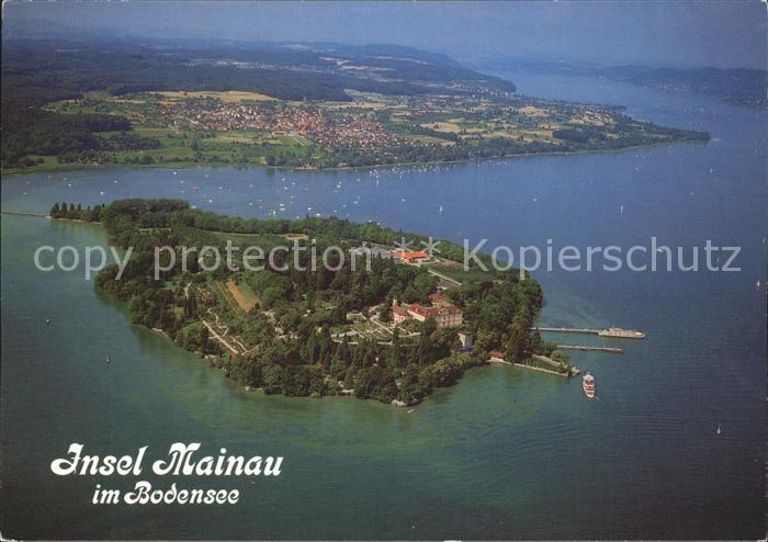 Insel Mainau mit Bodanrueck und ueberlingersee Fliegeraufnahme