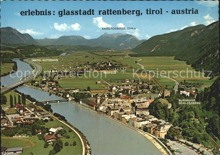 Rattenberg Tirol mit Kaisergebirge Inntal Autobahn Radfeld Burgruine Schlossberg