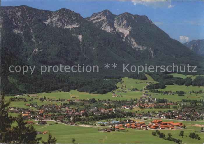 Inzell Traunstein Bayern Total mit gr Kienberg und Rauschberg