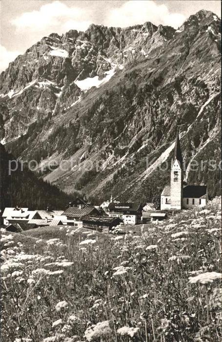 Mittelberg Kleinwalsertal mit Gr. Widderstein