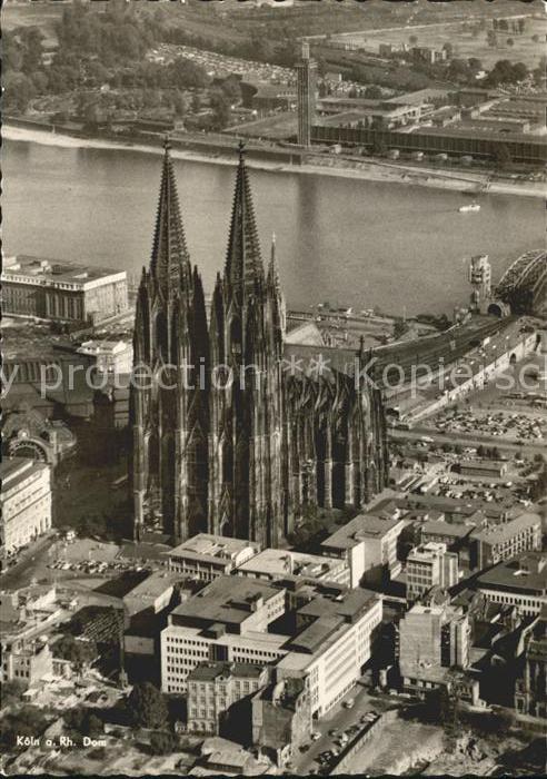 Koeln Rhein Fliegeraufnahme mit Dom