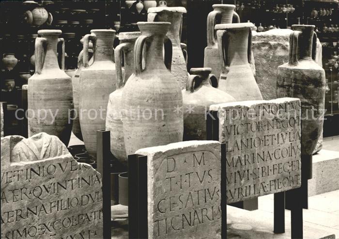 Koeln Rhein Roemisch-Germanisches Museum Amphoren Grabinschriften