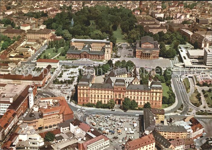 Darmstadt Marktplatz und Schloss Fliegeraufnahme