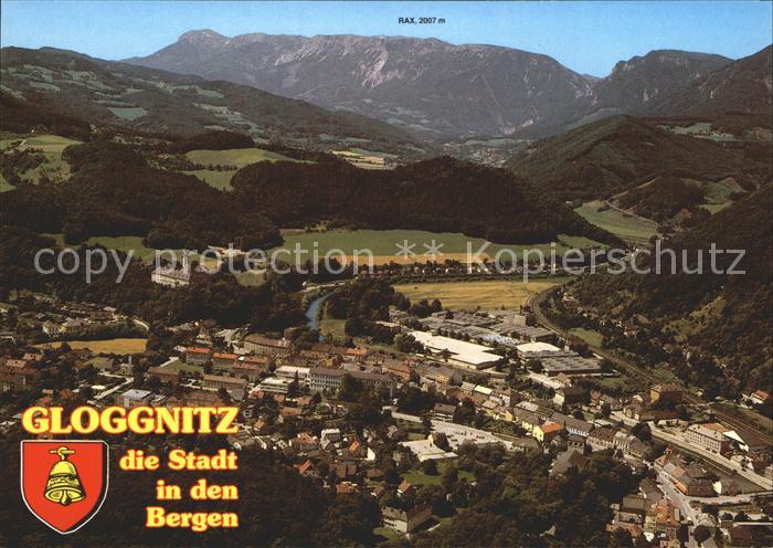 Gloggnitz Niederoesterreich mit Schloss und Schlosskirche Fliegeraufnahme
