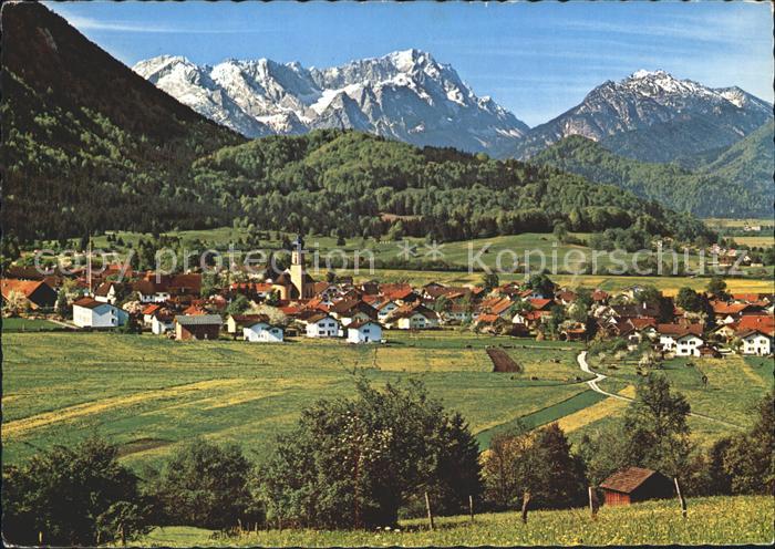 Ohlstadt mit Zugspitzgruppe und Kramer