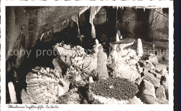 Attendorn Tropfsteinhoehle Kristalle