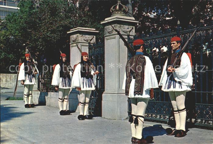 Athen Griechenland Evzonen der Koeniglichen Wache Leibgarde
