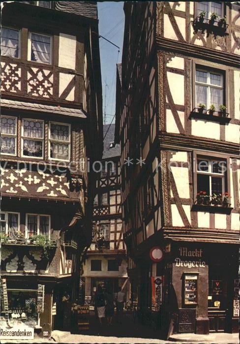 BERNKASTEL-KUES Berncastel Rheinland-Pfalz Mittelalterliches Gaesschen