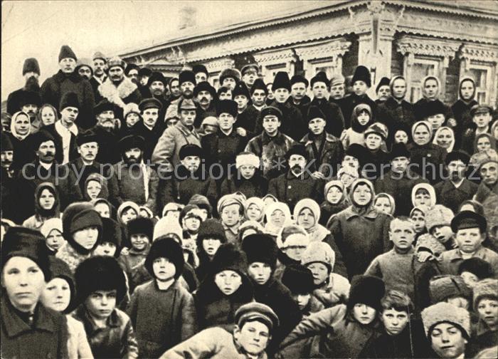 Politik Geschichte Lenin and Krupskaya among the peasants Inauguration Kashino e
