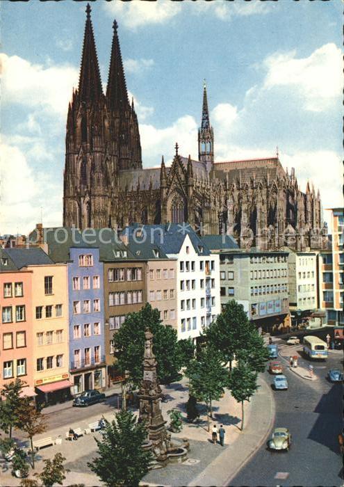 Koeln Rhein alter Markt mit Dom