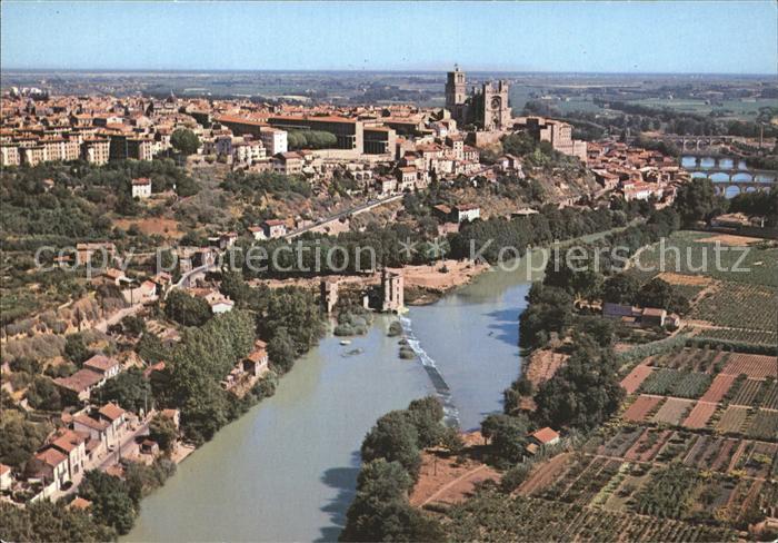 Beziers Vue aerienne La Cathedrale et les Trois Ponts sur l'Orb