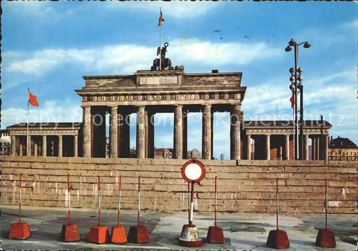 BERLIN  CITY Mauer vor dem Brandenburger Tor