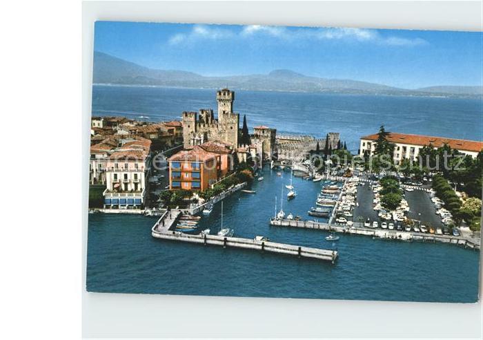 Sirmione Lago di Garda Schloss Hafen Fliegeraufnahme