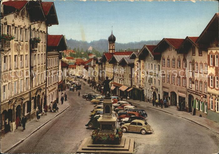 Bad Toelz Historische Marktstrasse mit Winzerer Denkmal