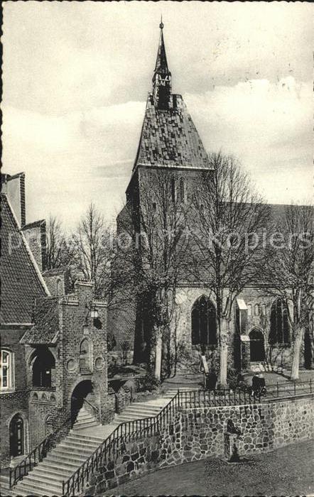 Moelln Lauenburg St Nicolai Kirche mit Rathaustreppe und Gerichtslaube