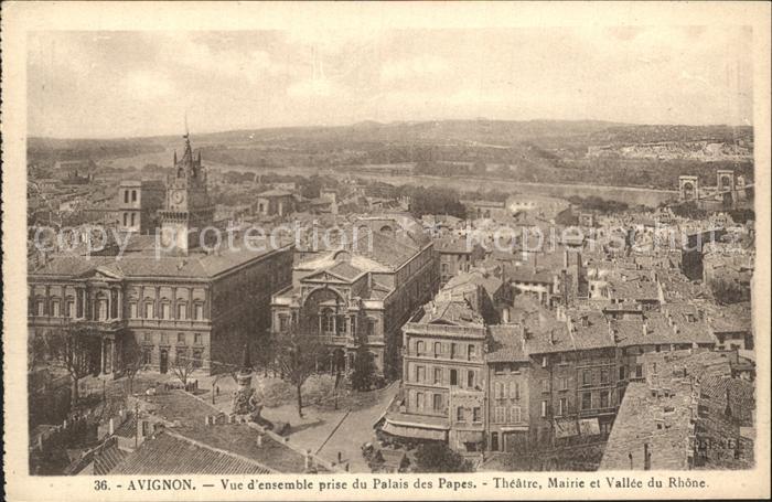 Avignon Vaucluse Vue d ensemble prise du Palais des Papes Theatre Mairie et Vall