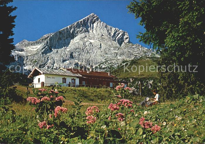 GARMISCH-PARTENKIRCHEN Bayern Kreuzalm am Kreuzeck mit Alpspitze Nordwand