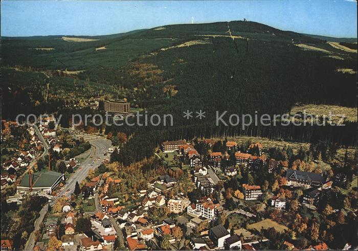 Braunlage Harz mit Wurmberg Hotel Maritim und Eisstadion Fliegeraufnahme